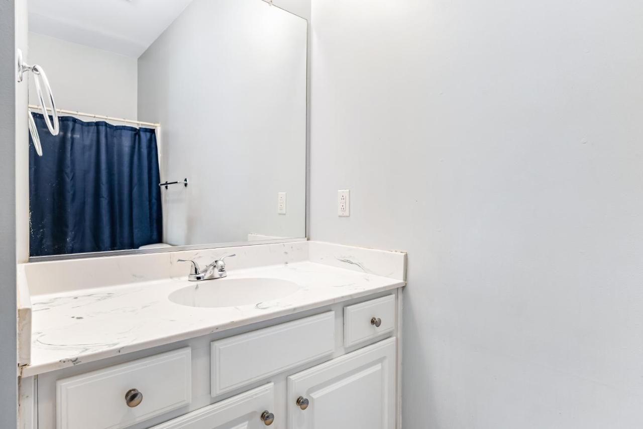 114 West Arctic * Folly Beach